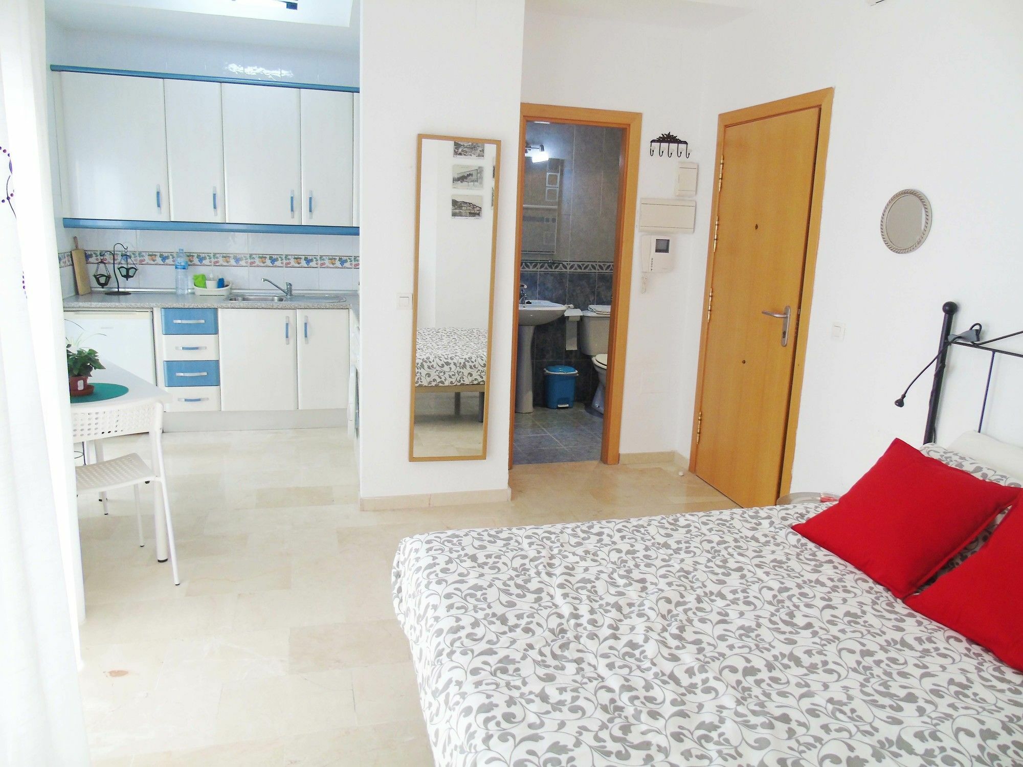 A&N Loft Merced Recently Renovated Малага Екстериор снимка